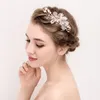 Wholesale-fashionハンドメイドパールフラワーヘアジュエリーブライダルクリップゴールドリーフウェディングヘアブネアクセサリー女性のヘッドウェア