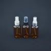 10pcs/lot 75ml atomizer kapağı ile boş kozmetik kaplar hareketli yağ parfüm için sprey ile plastik doldurulabilir parfüm şişesi
