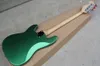 Factory Custom Metal Green 4 Strings Elektryczna gitara basowa z czarnym pickguardchrome twarda dekolt deciffer 2736665