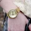Shengke Oro Plata Dial correa de acero relojes de señoras del reloj del cuarzo inoxidable de malla correa plegable estilo de la hebilla de negocios