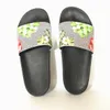 Klassiska blommor tofflor män kvinnor sommar design glidor strand lägenheter botten peep tår sandaler utomhus slipper storlek 36-45 hög kvalitet