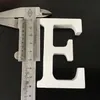 Lettera di legno bianco inglese alfabeto fai -da -te nome personalizzato design arte artigianato in piedi cuore arredamento per la casa 7947195