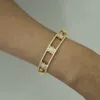 2019 Primavera delicada nueva pulsera de brazaletes para mujeres niñas moda color dorado hueco capas dobles estrellas brillantes femme chic brazalete