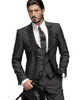 Nowy Wysokiej Jakości Charcoal Gray Groom Tuxedos One Button Peak Lapel Groomsmen Mężczyźni Wedding Garnitury Oblubienia (Kurtka + Spodnie + Kamizelka + Kamizelka) XF288