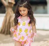 Summer Baby Girls Cartoon Swimsuits Duck Printed Siamese Kids Badkläder mode nya barn bågar bow suspender spa beachwear y1370