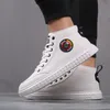 2019 Męskie Buty White Casual Skórzane Buty Mężczyźni Wysokie Top Sneakers Mężczyźni 2020 Moda Najwyższej Jakości Mans Buty Wszystkie Czarne Sneakers Hommes