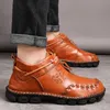 가을 New Leather Men Boots Winter High Tops Man 캐주얼 발목 부츠 편안한 남자 스노우 슈즈 작업 플러스 크기 38-48