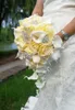 Waterfall Wedding Flowers Yellow Rose Calla Lilies Bridal Bukiety sztuczne perły Kryształowe bukiety ślubne bukiet de Mariage R1197252