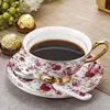 6,8 onças / 200 ml Bone China Teacup e Saucer Set com colher - rosa e vermelho floral do Porcelain Afternoon Tea Cup