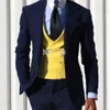 Hoge Kwaliteit One Button Navy Blue Bruidegom Tuxedos Notch Revers Mannen Pakken Bruiloft / Prom / Diner Beste Man Blazer (Jas + Broek + Vest + Tie) W436