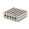 Op voorraad 1000 stuks Sterke Ronde NdFeB-magneten Dia 5x1mm N35 Zeldzame aarde Neodymium Permanente CraftDIY-magneet7583409