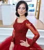 دفن منتفخة أنيقة كرات الثوب Quinceanera الفساتين سكوب عنق الأكمام الطويلة الدانتيل الدانتيل المزيج الحلو 15 حزب العباءات في المساء s