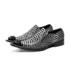 Novos sapatos de moda formal Shoe Serpentine Party Prom Dress Men Ponto Toe Sapatos de negócios de couro reais deslizam em S