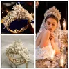 Desconto pérolas de luxo coroas de noiva Tiaras wedding jewellerries festas de aniversário princesa coroa de decors jóias jóias j7887241