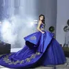 Traditionell Sweetheart Ball Gown Quinceanera Klänningar Guld Lace Applique Vintage Masquerade Royal Blue Sweet 16 Girls Dress Prom Party Gowns Vestidos 15 år