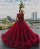 2022 Quinceanera Suknia Ball Dresses Dark Red Burgundia Koronka Aplikacja Kryształ Zroszony Czapki Rękawy Ruffles Tulle Puffy Party Prom Suknie Wieczorowe Plus Size