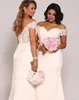 White Off The Shoulder Plus Size Bruidsmeisjes Jurken Vintage Kant Top Met Trein Kralen Goedkope Maid of Honour Jurken Long Formal BD9064