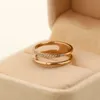 Oco doublelayer 21 micro diamante casais anel coreano moda titânio aço banhado rosa ouro cor índice dedo ring6102576