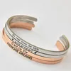 Braccialetti alla moda personalizza braccialetti in acciaio inossidabile con polsino aperto a C, braccialetti in acciaio al titanio per gioielli di coppia alla moda