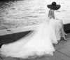 Strandbröllopsklänningar med 3D blommig spaghettitiered kjol rygglös plus storlek elegant trädgård land småbarn bröllopsklänningar bc1832