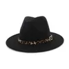 2019 Woolen Felt Hat Panama Jazz Fedoras Chapeaux avec Léopard Belt Flat Brim Formal Party and Stage Top Hat For Women Men Unisex3781530