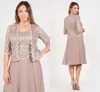 Barato Champagne Manga larga Vestido de madre de la novia Traje de madre de talla grande con chaqueta de encaje Gasa Ropa de boda de noche formal 5439861