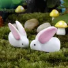 Påsk Mini Bunny Dekorationer Vit Kanin Big Ear Rabbits Moss Micro Landscape Resin Fairy Garden Ornament för hem påskgåvor för barn