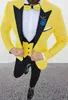 Brand New Yellow Groom Tuxedos Black Peak Lapel Groomsmen Mens Bröllopsklänning Fashion Man Jacka Blazer 3piece Suit (Jacka + Byxor + Vest + Tie) 813