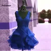 Burgundia Koronki Krótkie Koktajl Suknie Aplikacje Ruffles Royal Blue Mini Homecoming Dress V-Neck Fashion Prom Suknie