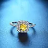Encantadores anillos de solitario de boda cuadrado amarillo circón cúbico chapado en platino modas amor diseñador joyería para mujeres accesorios de anillo regalos