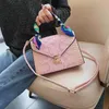 Modello Designer-Snake 2019 nuova moda autunno e inverno Europa e Stati Uniti borsa portatile da donna con sciarpa di seta inclinata piccola borsa quadrata