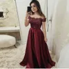 2019 Schulterfreies, elegantes Abendkleid, Burgunderrot, formelles Abendkleid mit Spitzenapplikationen, langes Kleid am Oberteil