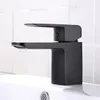 Стильный минималистский смеситель для раковины ванной комнаты с одной ручкой и водопадом