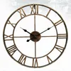 ノルディックローマ数字のメタル壁時計レトロな中空アイアンラウンドアートブラックゴールド大屋外ガーデン時計ホームデコレーション40 / 47cm Y200110