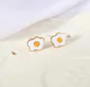 Moda sevimli bebek kızarmış yumurta saplama küpe altın alaşım karikatür mücevher komik kulak saplama küpe kadın aksesuarları