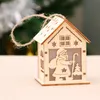 Cabina luminosa di Capodina luminosa di Capodanno di Capodanno di Capodanno con cottage in legno chiaro con decorazione di cottage in legno chiaro JXW4171951808