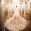 En Çok Satan Lüks Tasarımcı Prenses Katedrali Düğün Veils Fildişi 3 Metre Gelin Veils Dantel Aplike Saç Aksesuarları