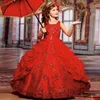 Vestido de baile vermelho vestidos de meninas de flor em camadas de renda frisada apliques crianças pageant vestidos de cetim jóia pescoço crianças trajes formais para o casamento