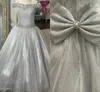 Gris Filles Pageant Robes Pour Mariage 2020 Perles Cristal De L'épaule Paillettes Tulle Grand Arc Robe De Fête D'anniversaire Enfants Fleur Fille