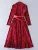 Vrouwen luxe rode kant dreess uitgehold met lange mouw jurk met riem