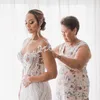 2020 Robes de mariée de taille plus avec pure bijou cou manches courtes dentelle applique plage sirène robes de mariée boutons dos robes sexy