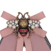 Fashion Designer Brooches Retro High Grade Bronze Insect Brooch Alloy Bee Fabric Pins Women Jewelry Pink Wholesale