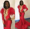 Africain Red Sirène Robes de bal à manches longues Appliques d'or plumes satin robe de soirée formelle Black Femmes Pageant Robes de fête Custom