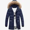 2018年冬の男性暖かいジャケットの毛皮の襟の綿の埋め込まれた長いパーカーメンズカジュアルの取り外し可能なフード付き厚いコートの外観プラスサイズ