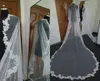 2020 skräddarsydda bröllopslöjor pärlstil singel lager spets appliue kant kapell längd brud slöja långa huvud klänningar