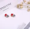 Pendientes navideños con tachuelas de Papá Noel con incrustaciones de circón para mujer, decoraciones navideñas, joyería para fiesta de Navidad GB1370