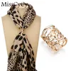 Hurtownia Misscycy New Arrival Vintage Broszka Gold - Plated Scarf Clip Hollow Rose Flower Broszki Dla Kobiet Prezent