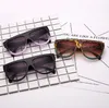 럭셔리 패션 고양이 눈 선글라스 여성 세련 된 브랜드 디자이너 럭셔리 선글라스 레이디 여름 스타일 태양 안경 여성 리벳 음영 UV400