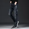 Jeans da uomo Jeans da uomo estivi 2023 Pantaloni slim dritti blu scuro Regular Fit Pantaloni lunghi per il tempo libero Jeans di marca in cotone di alta qualità1