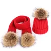 Hattar, halsdukar handskar uppsättningar höst och vinter Kvinnors stickade bomull hattar varm tvättbjörn päls pom-pom barns skidhatt halsduk förälder
